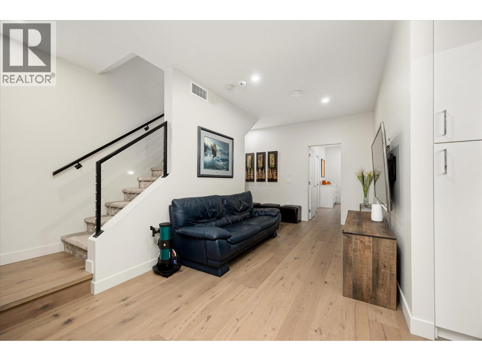 2 525 McClure Road, Kelowna