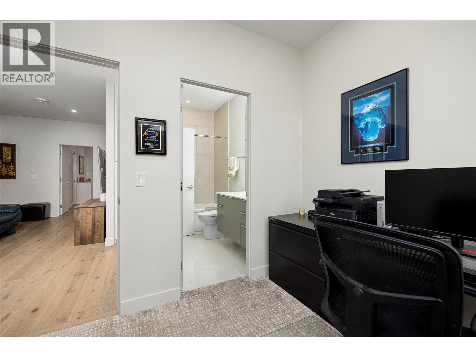 2 525 McClure Road, Kelowna