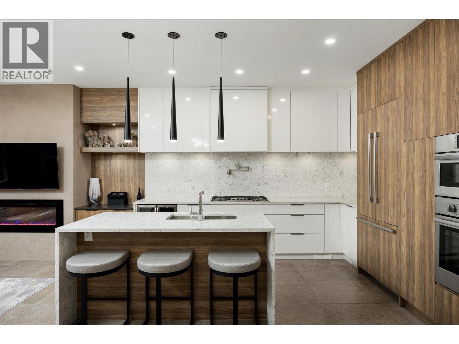 2 525 McClure Road, Kelowna