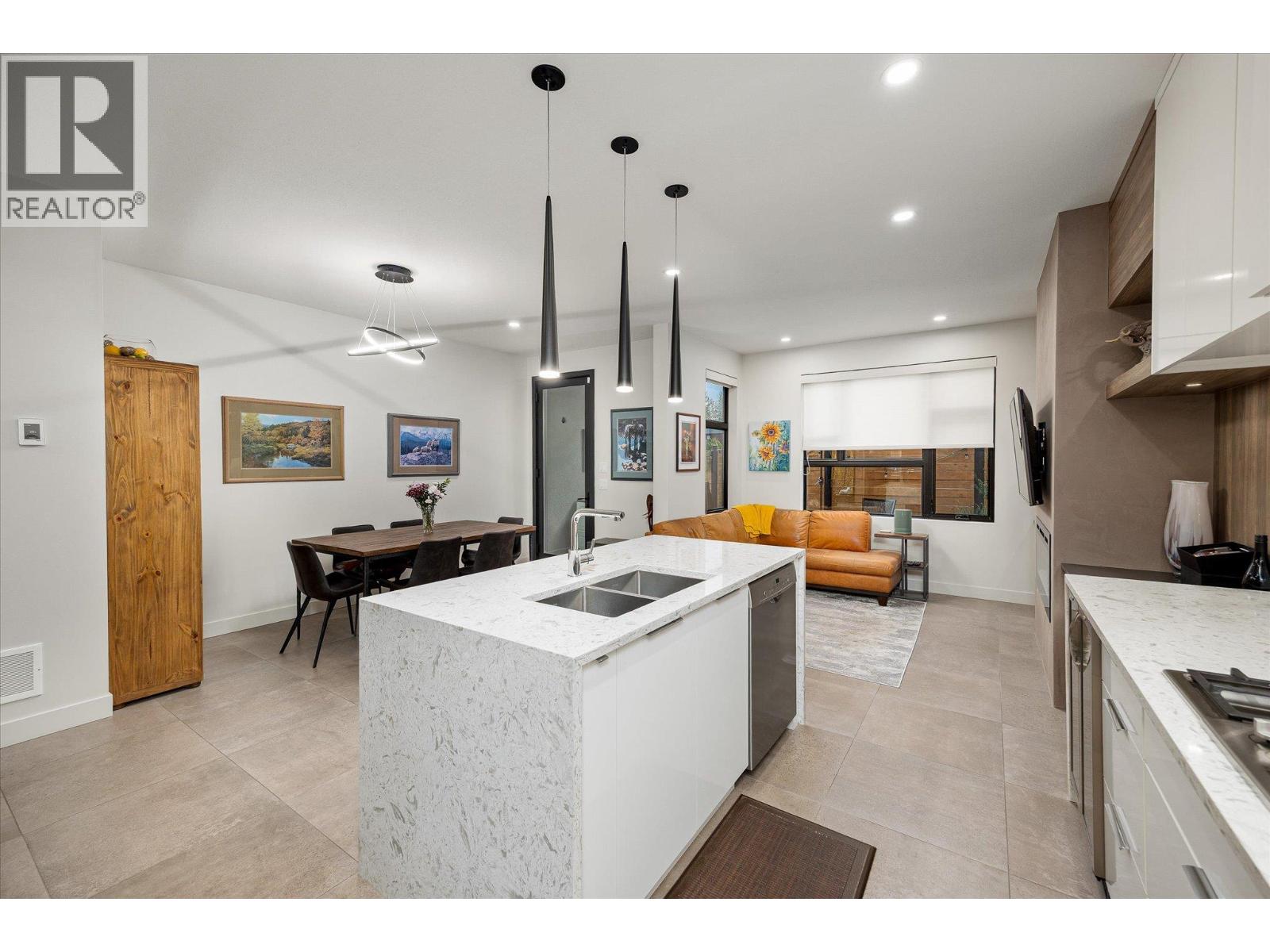 2 525 McClure Road, Kelowna