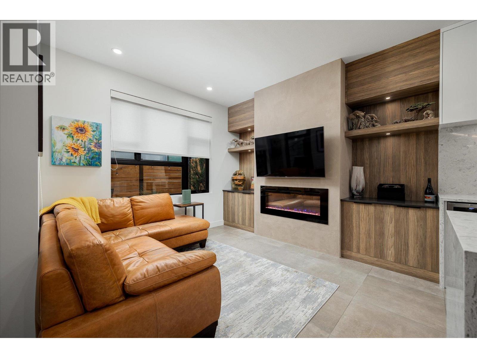 2 525 McClure Road, Kelowna