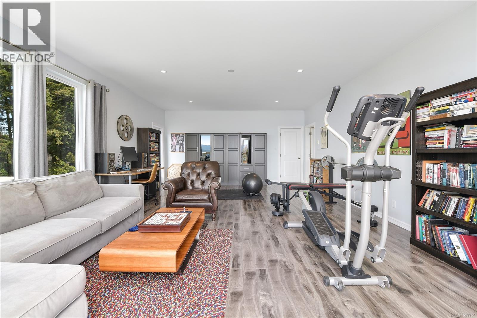  356 East West Road, Mayne Island