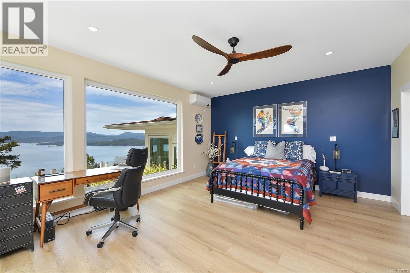  356 East West Road, Mayne Island