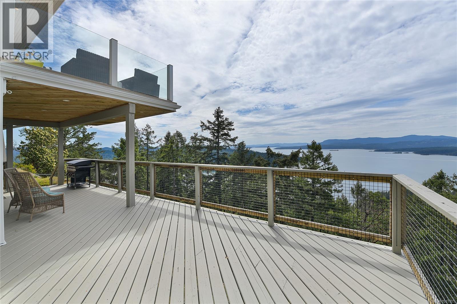  356 East West Road, Mayne Island