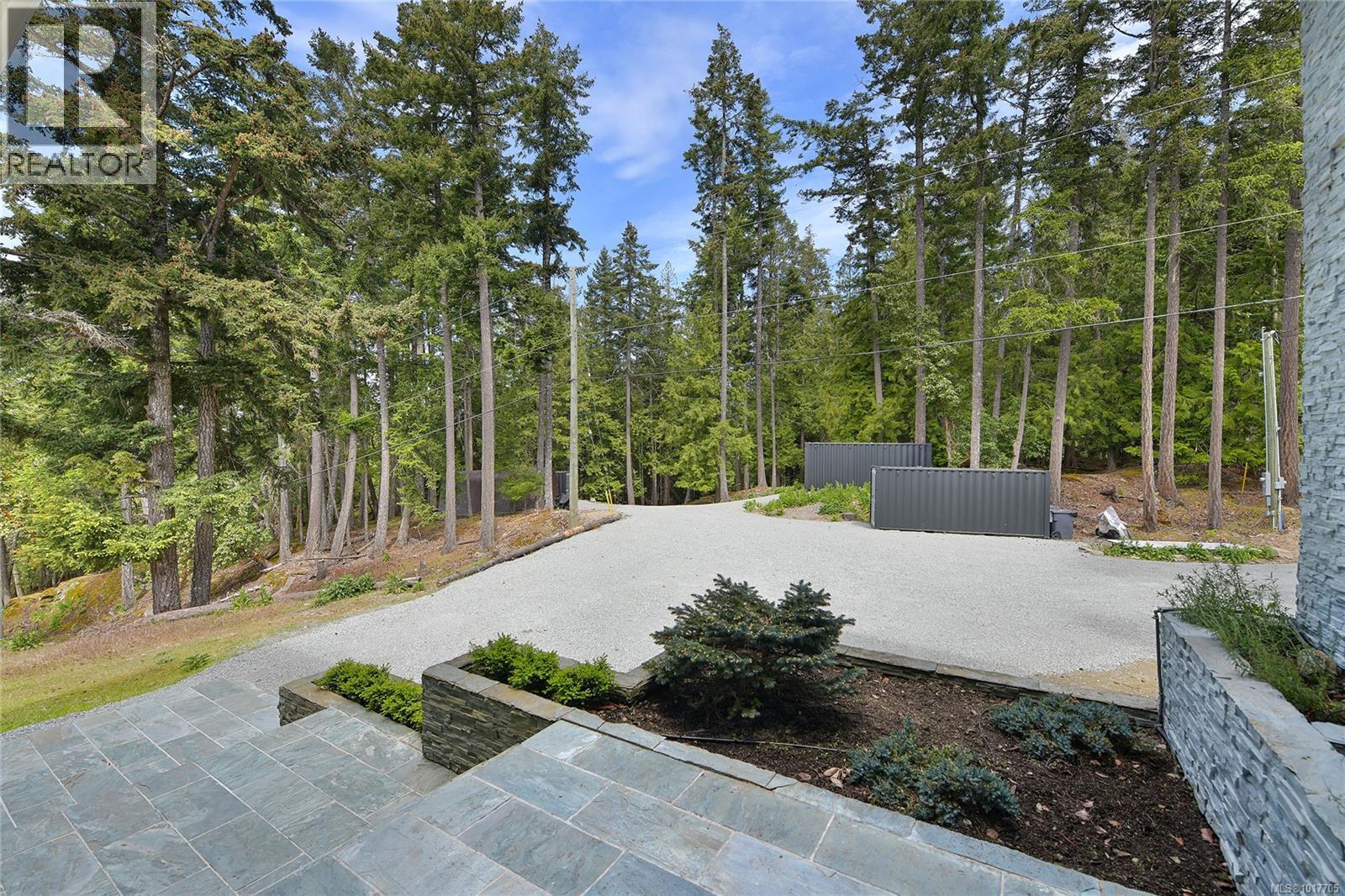  356 East West Road, Mayne Island