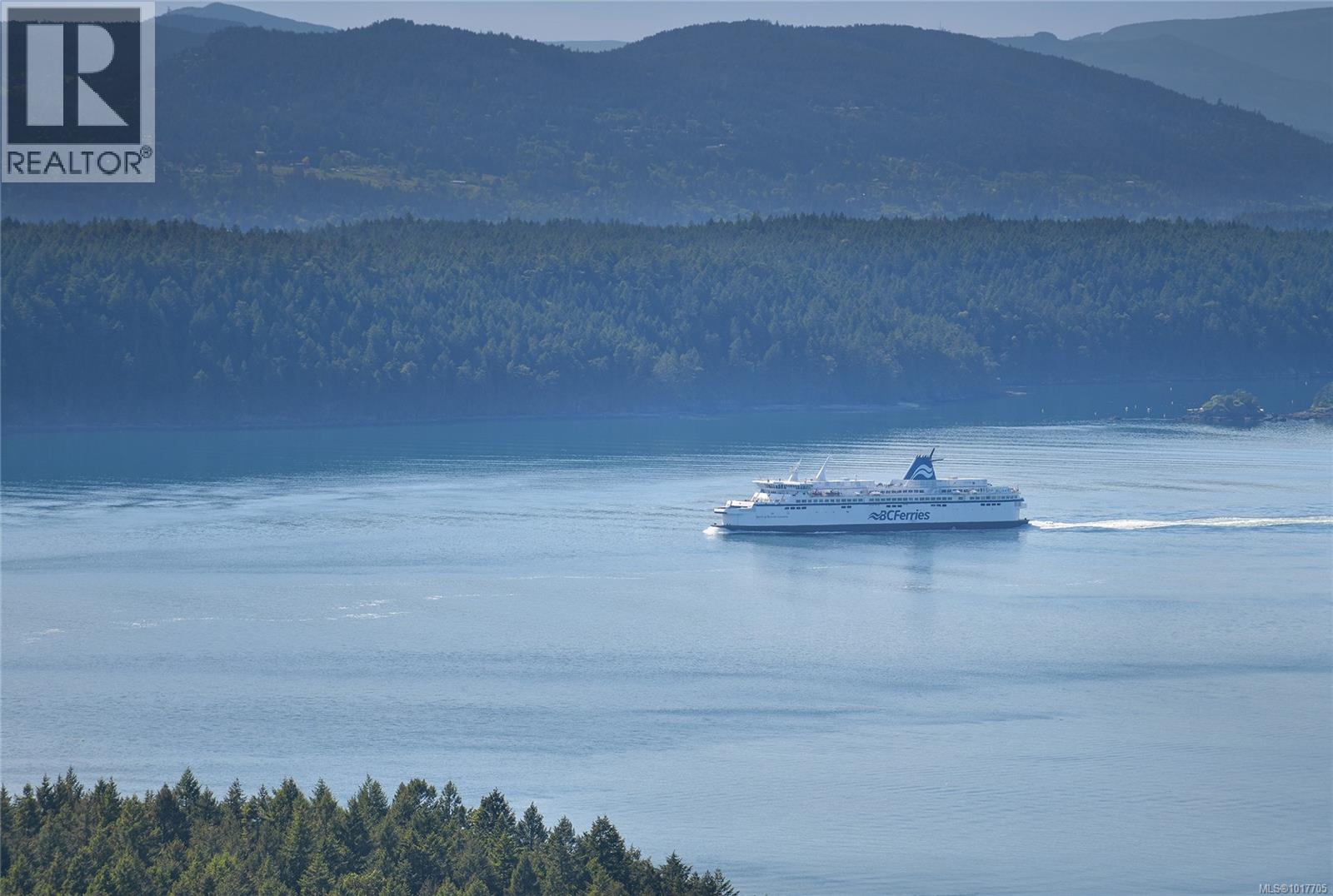  356 East West Road, Mayne Island