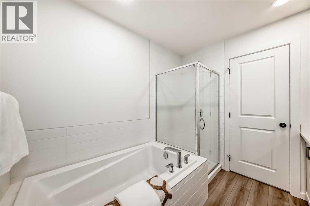 Single Family House for Sale in  Starling Place NW Moraine Calgary 