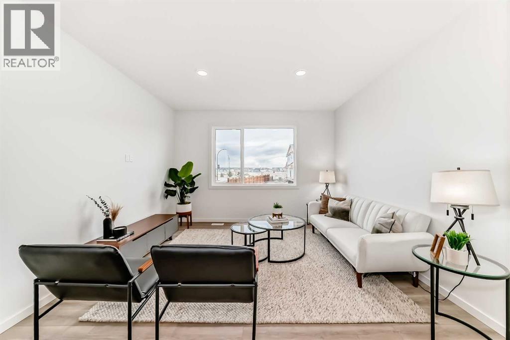 Single Family House for Sale in  Starling Place NW Moraine Calgary 