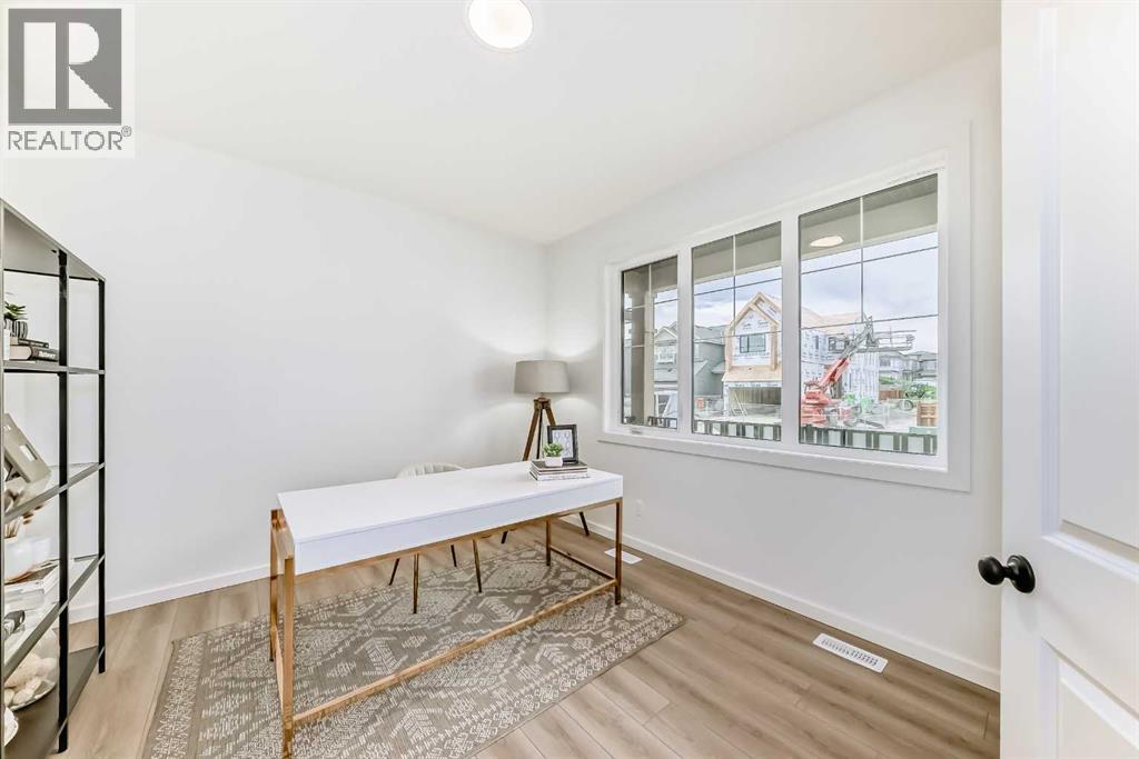 Single Family House for Sale in  Starling Place NW Moraine Calgary 