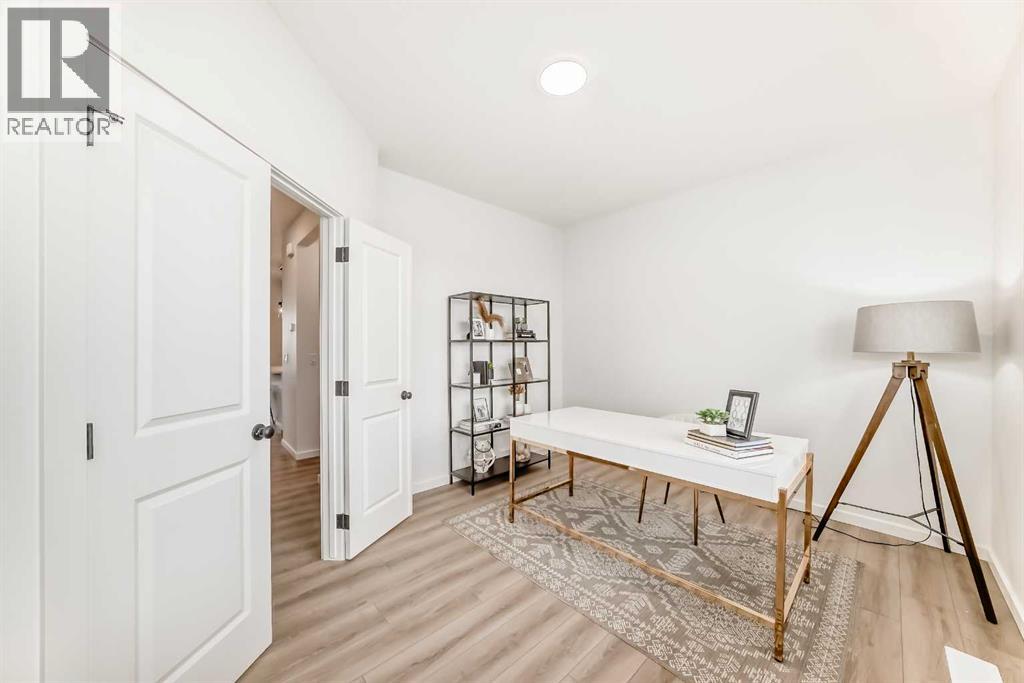 Single Family House for Sale in  Starling Place NW Moraine Calgary 