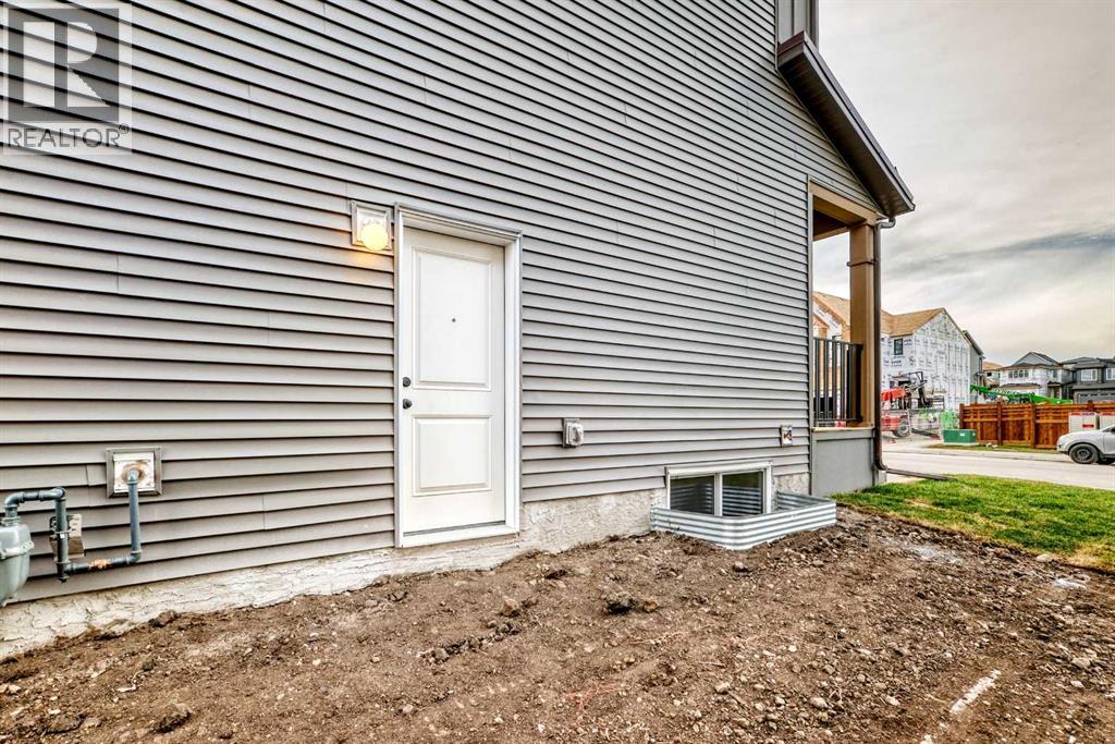 Single Family House for Sale in  Starling Place NW Moraine Calgary 