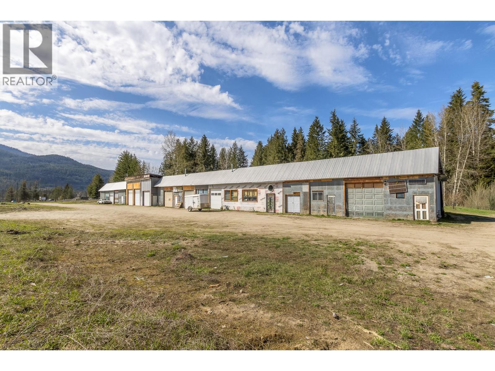  5755 Mellor Frontage Road, Salmon Arm