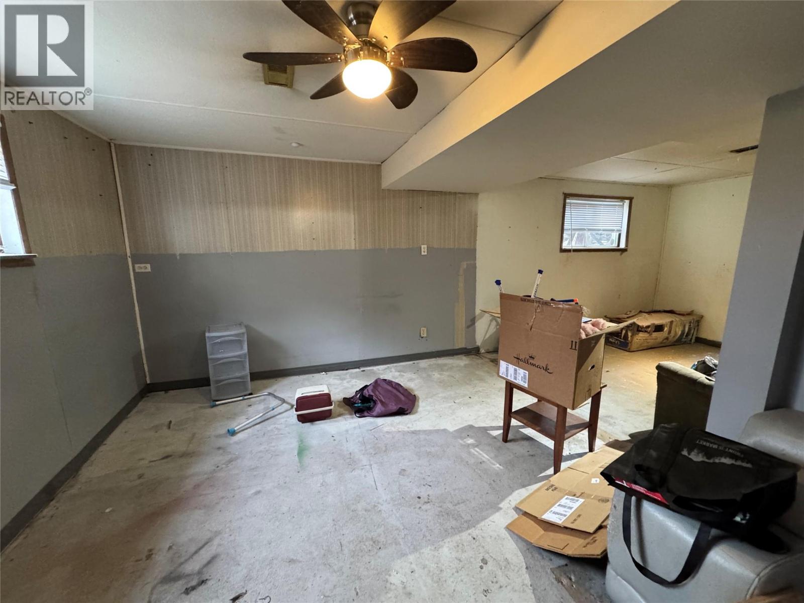 1042 Vine Street, Robson