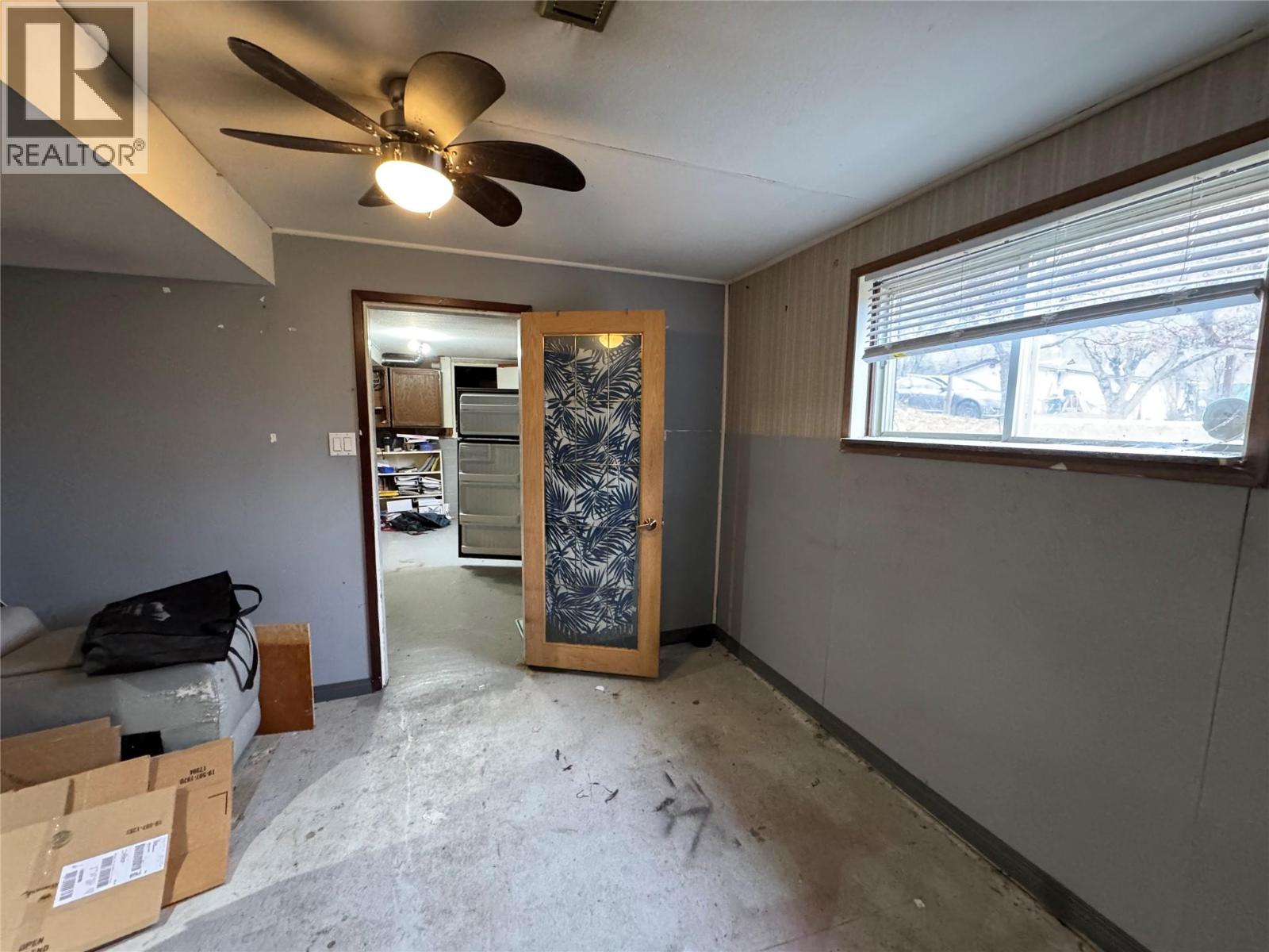 1042 Vine Street, Robson