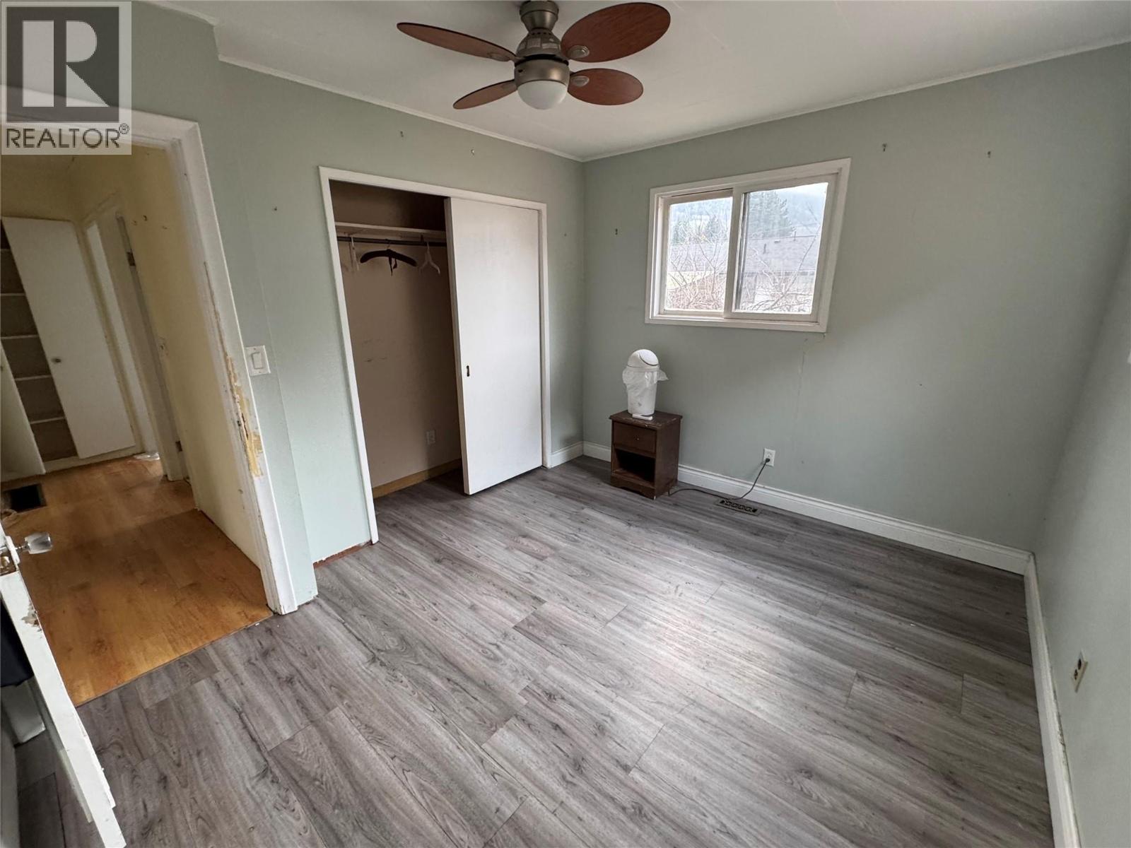 1042 Vine Street, Robson