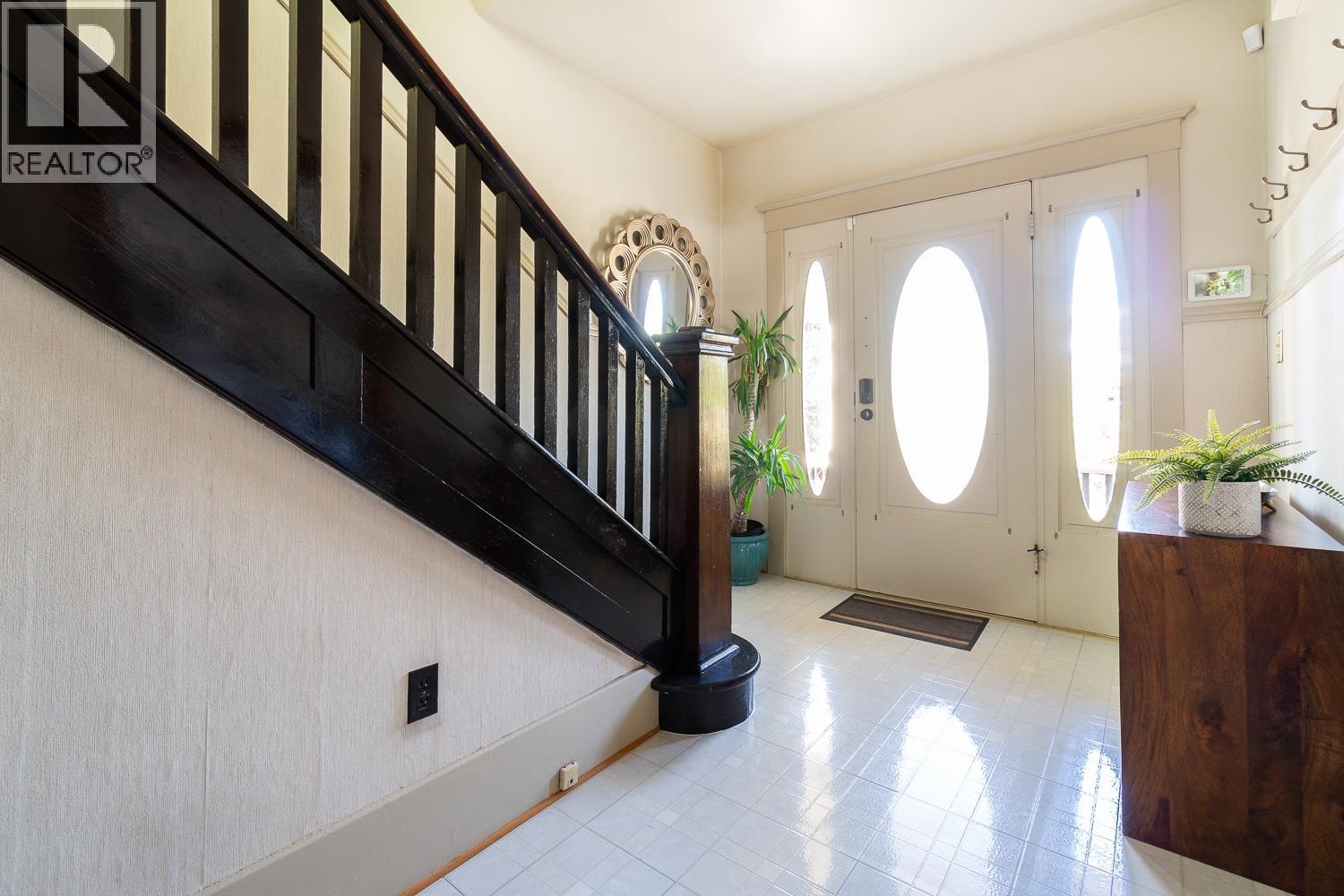 498 E 5TH AVENUE, Vancouver