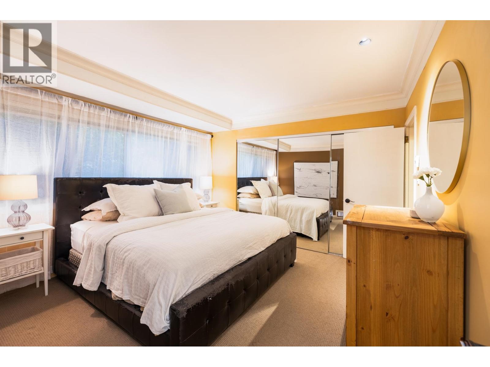 1090 W KEITH ROAD, North Vancouver