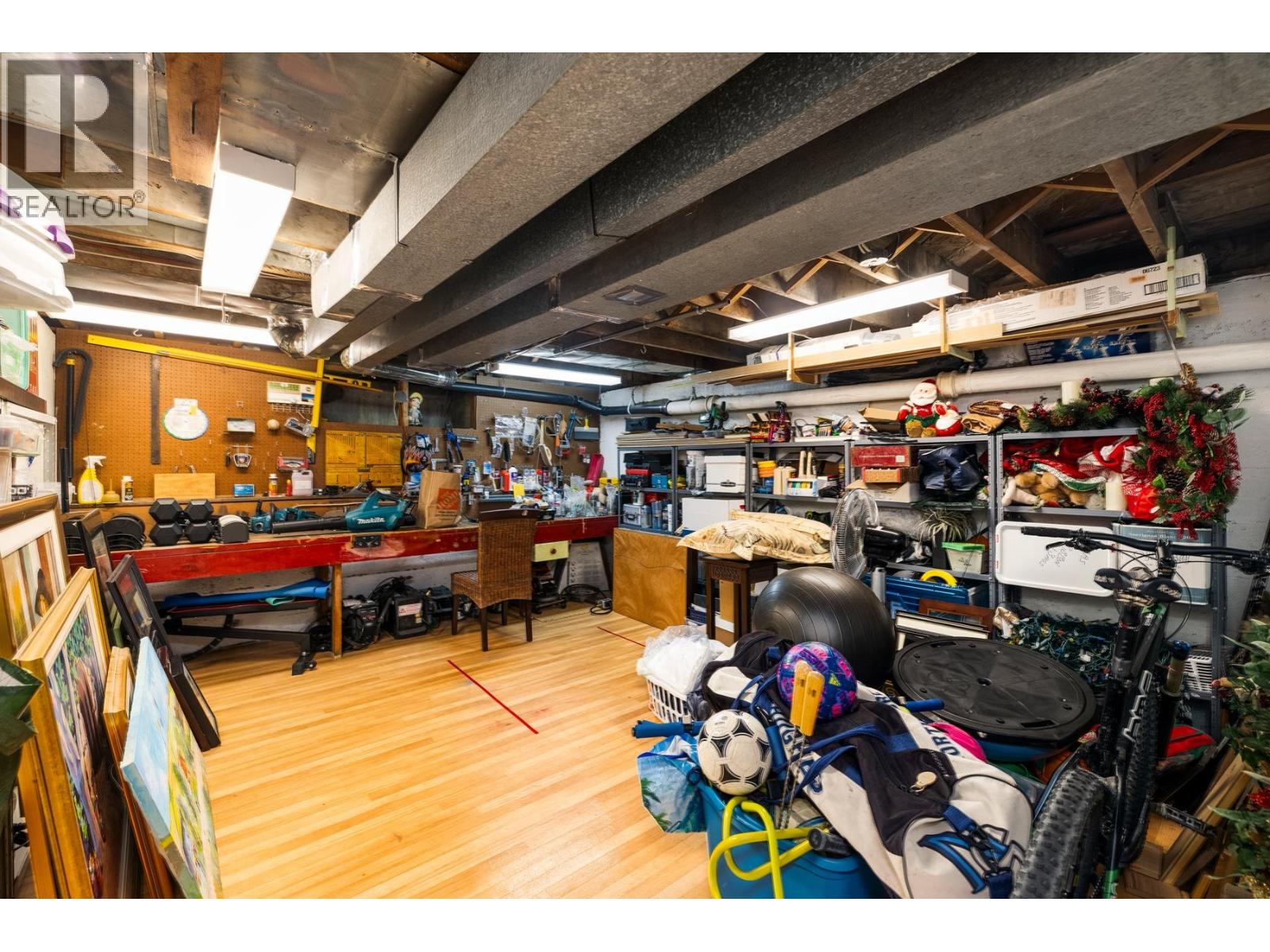 1090 W KEITH ROAD, North Vancouver