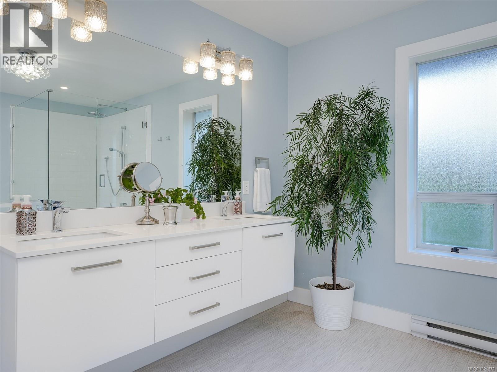  4179 Tuxedo Drive, Saanich