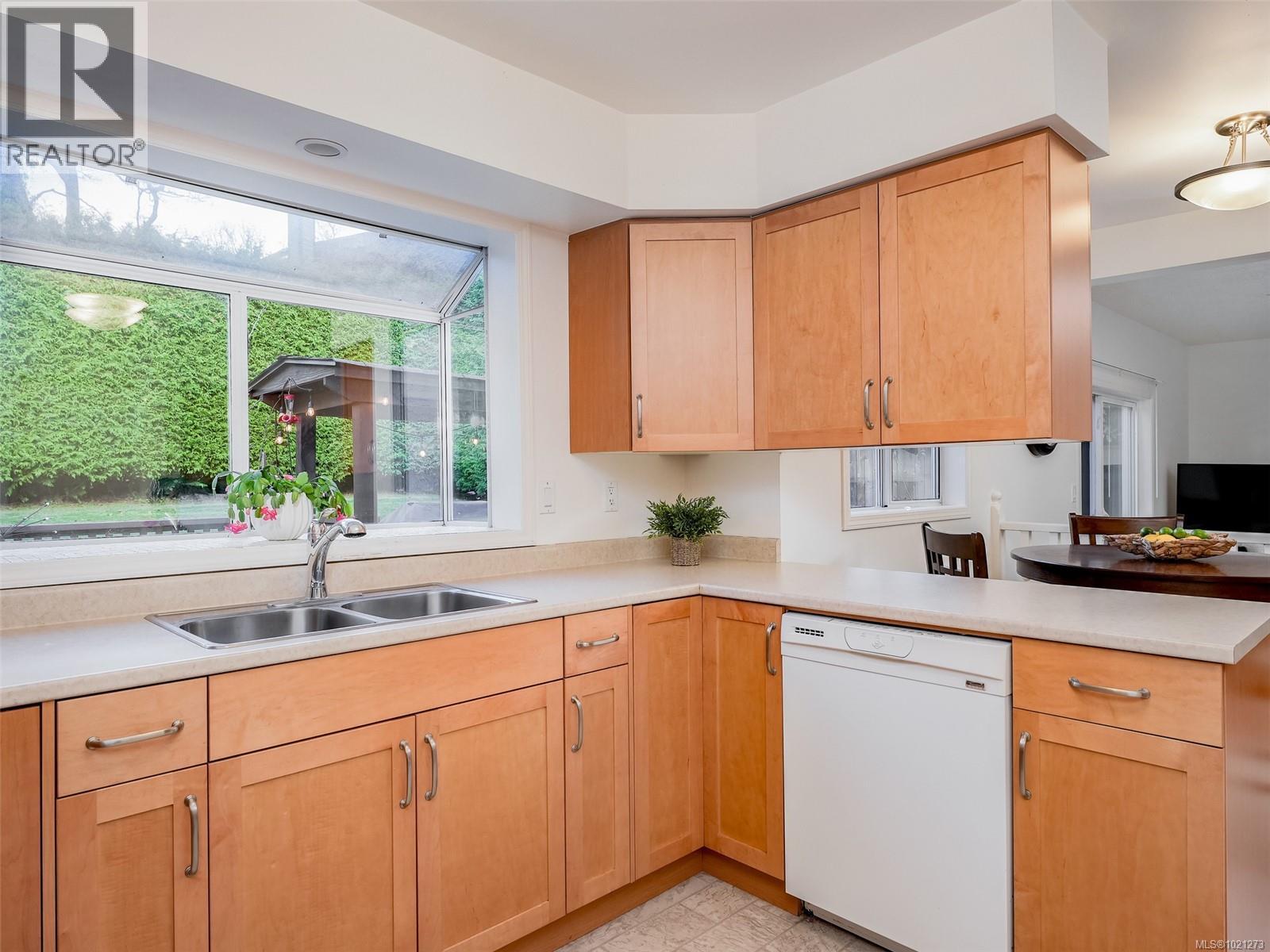  4179 Tuxedo Drive, Saanich