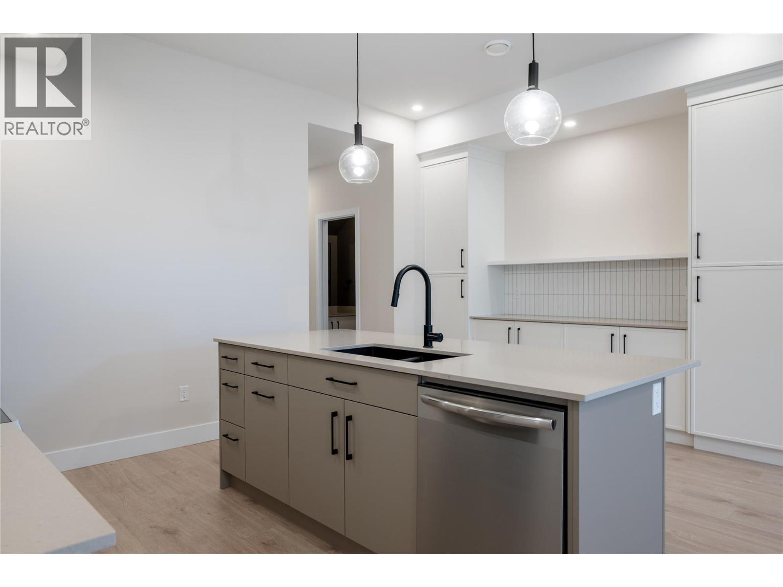 165 CHESTNUT Avenue, Kamloops