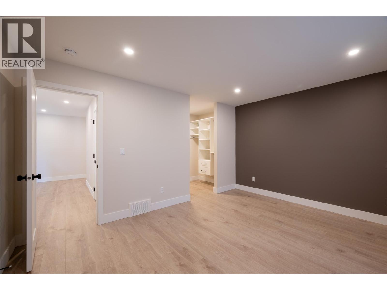 165 CHESTNUT Avenue - 17