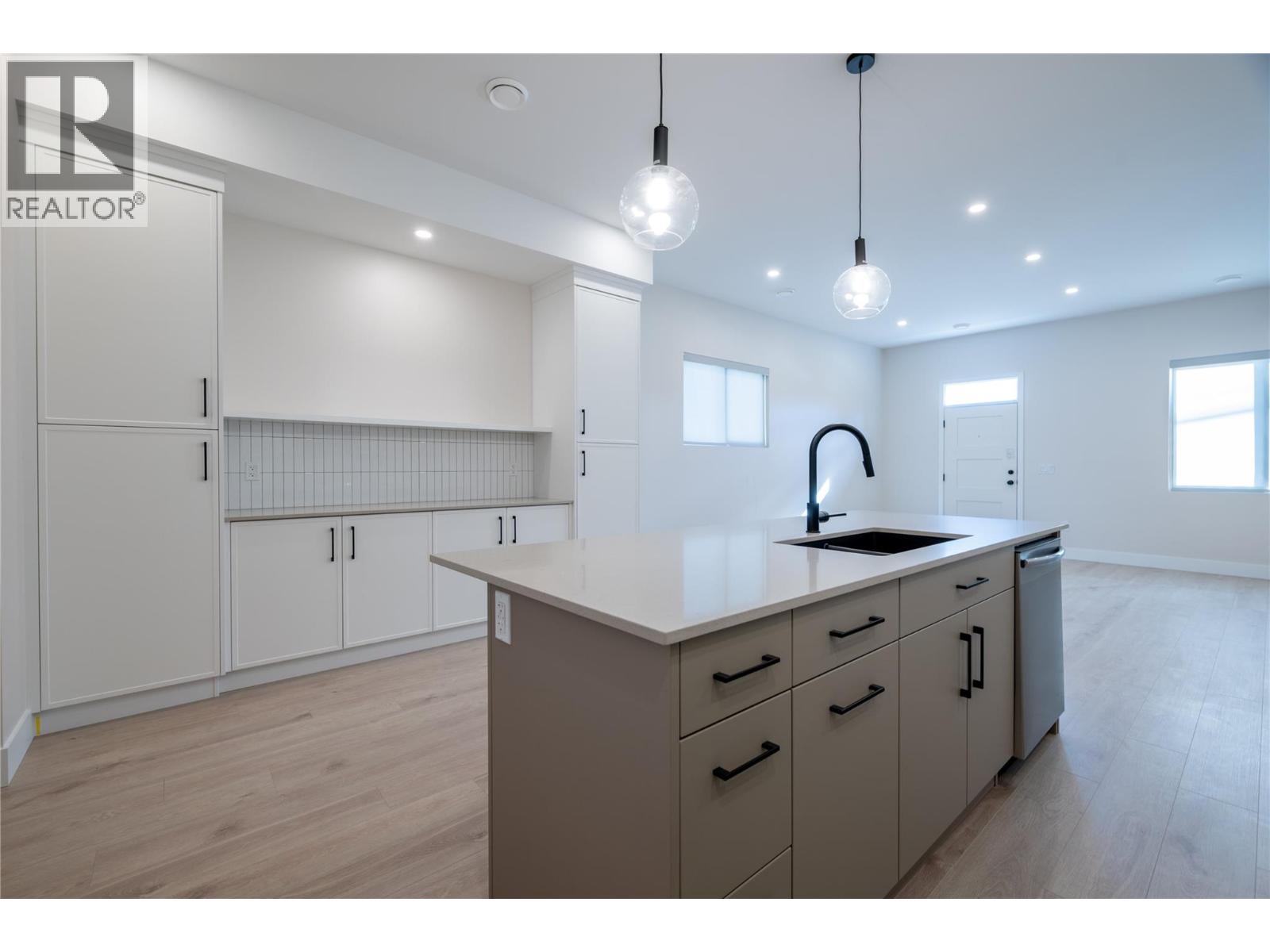 165 CHESTNUT Avenue - 11