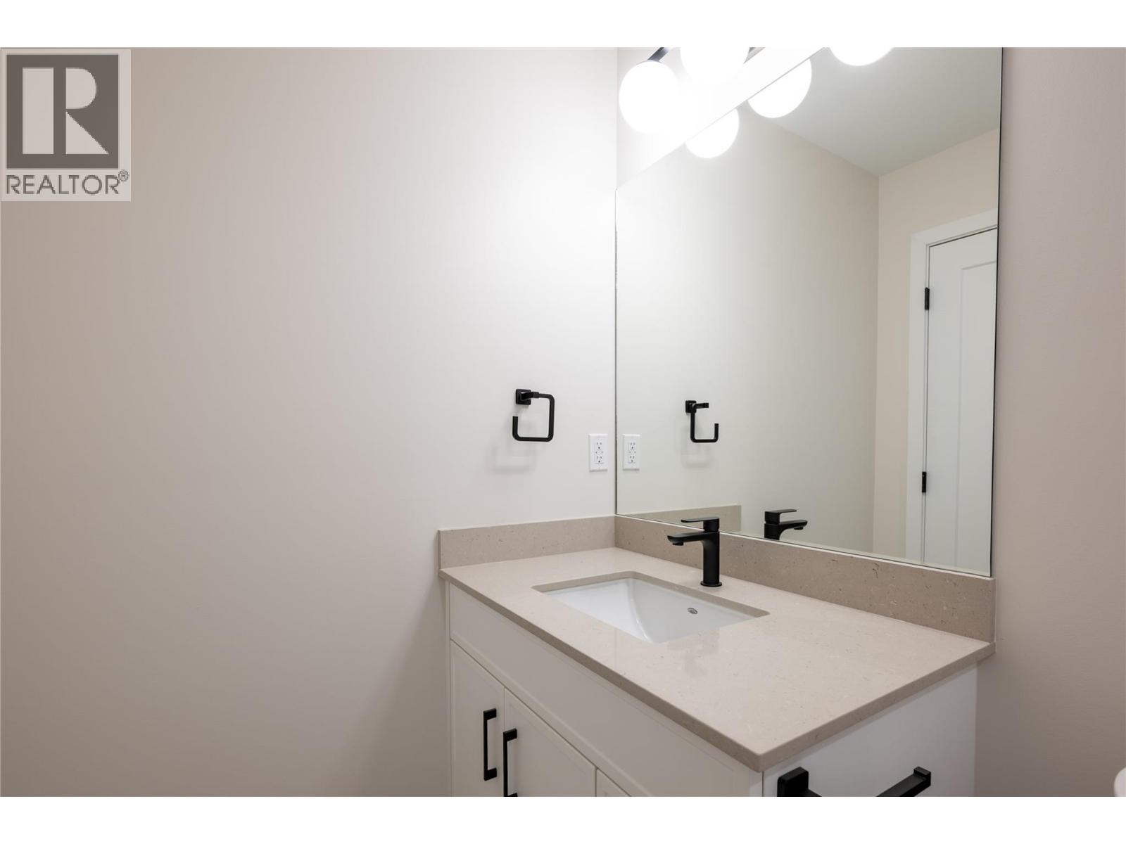 165 CHESTNUT Avenue, Kamloops