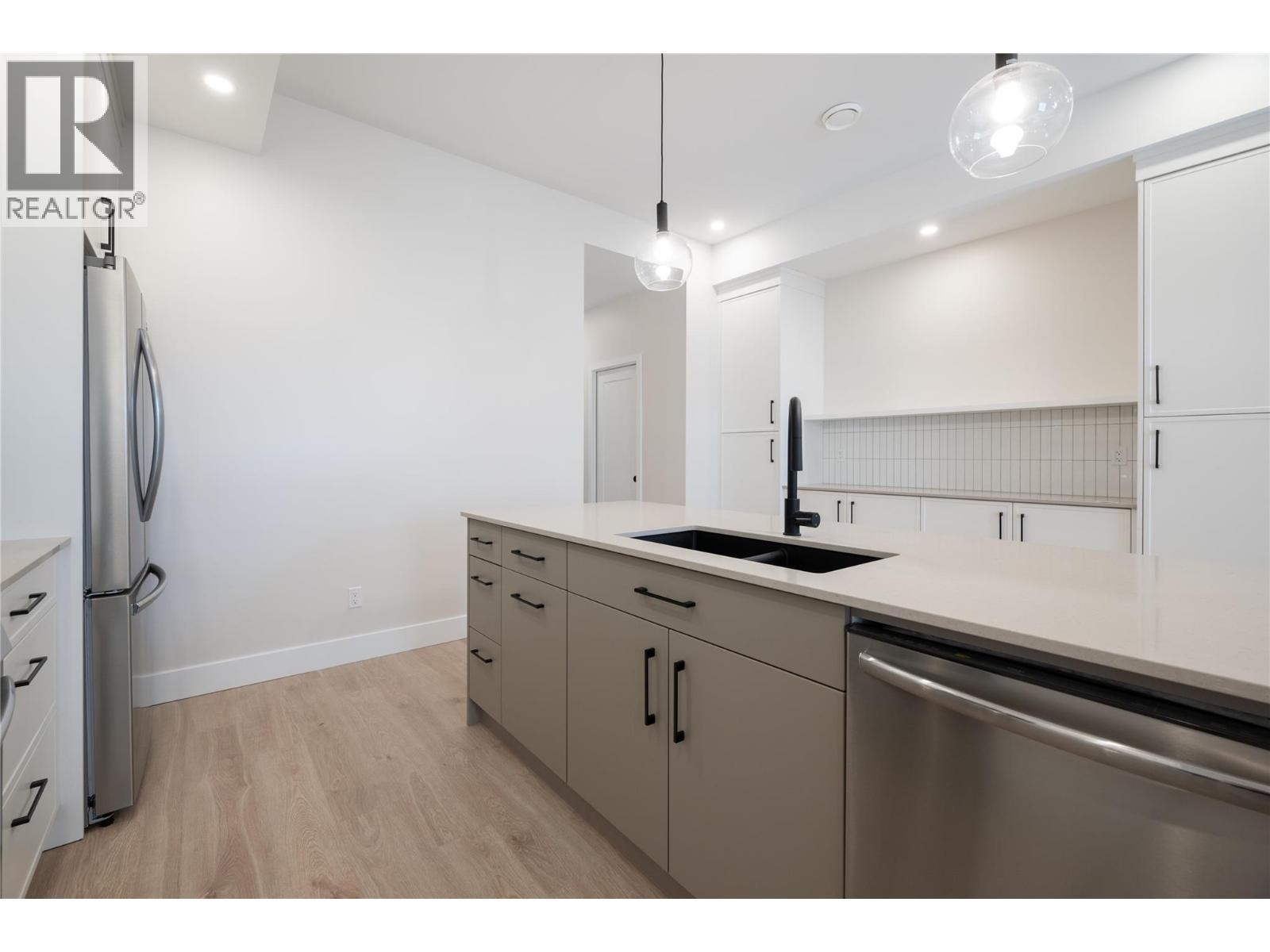 163 CHESTNUT Avenue, Kamloops