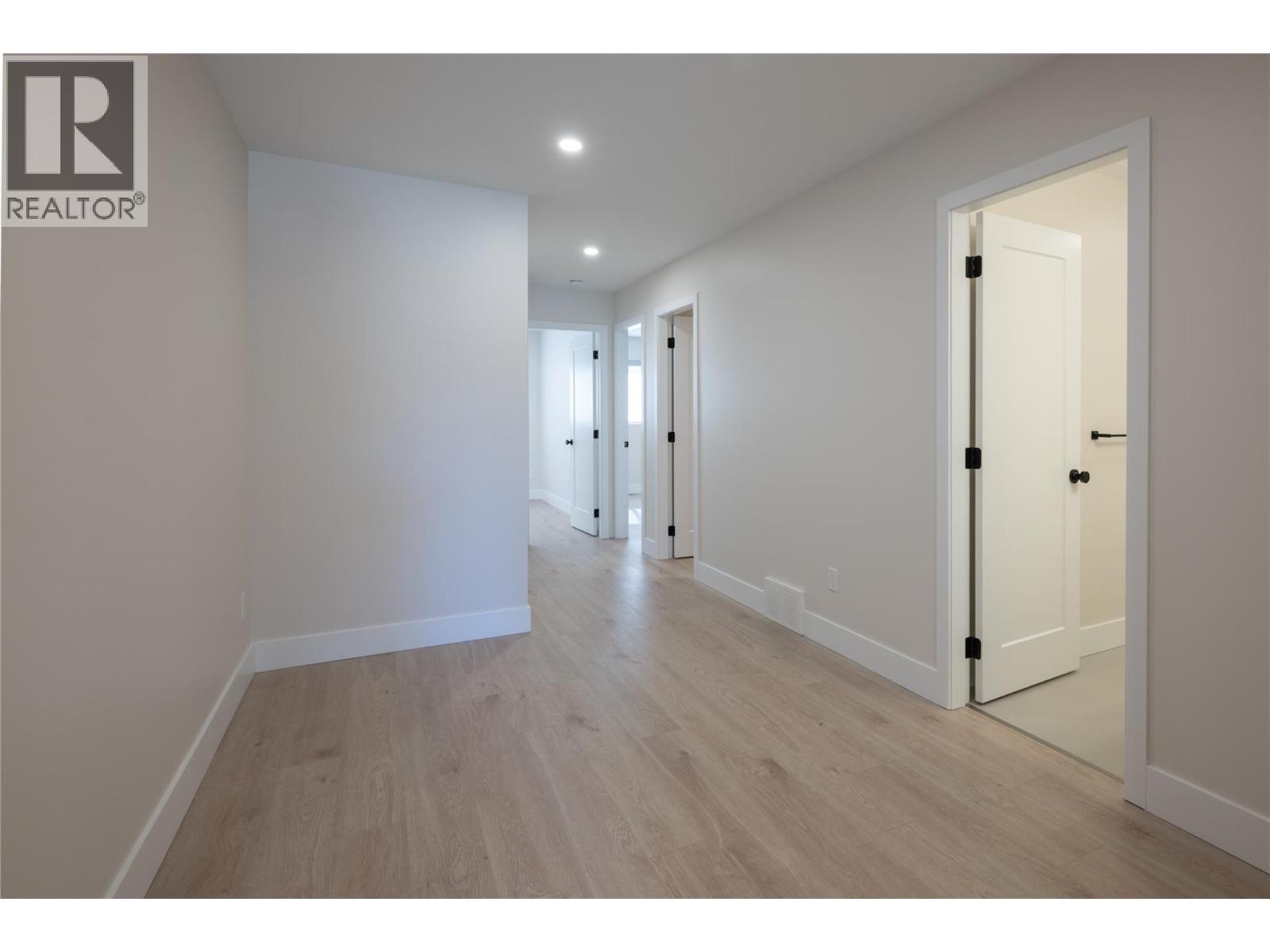 163 CHESTNUT Avenue, Kamloops