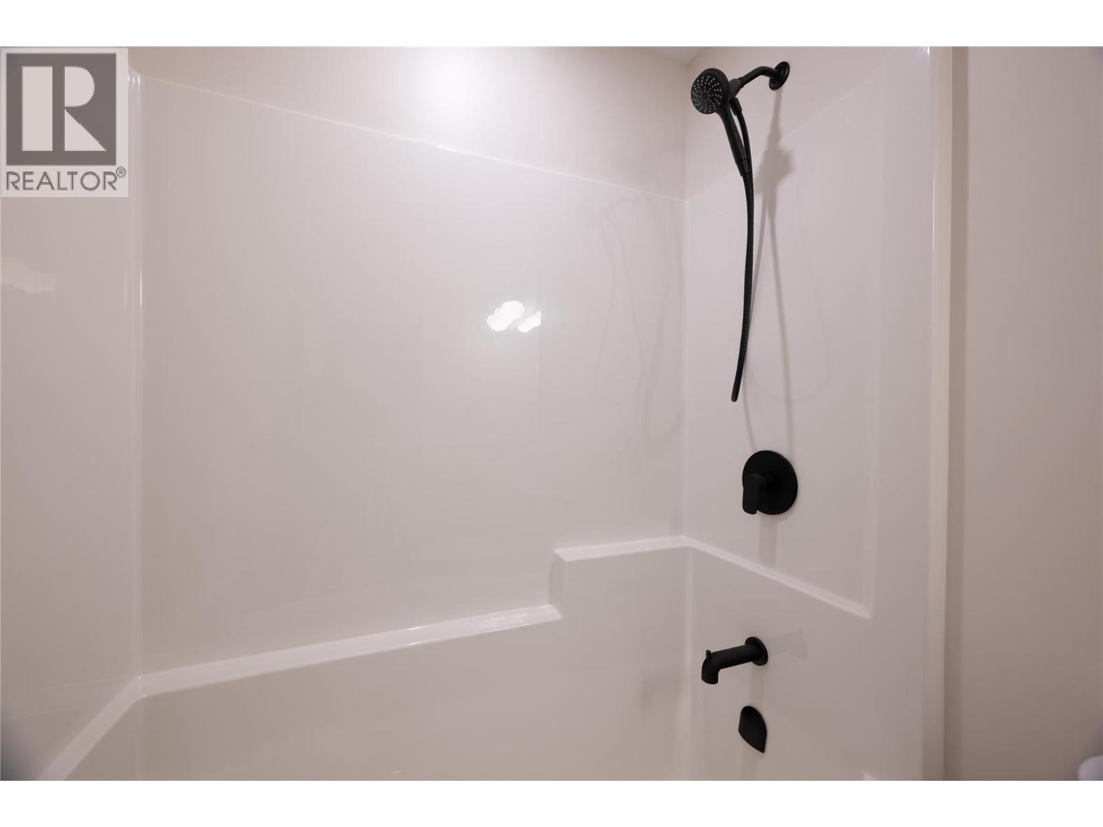 163 CHESTNUT Avenue, Kamloops