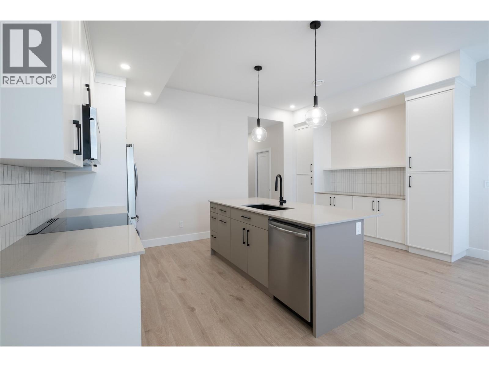 163 CHESTNUT Avenue, Kamloops