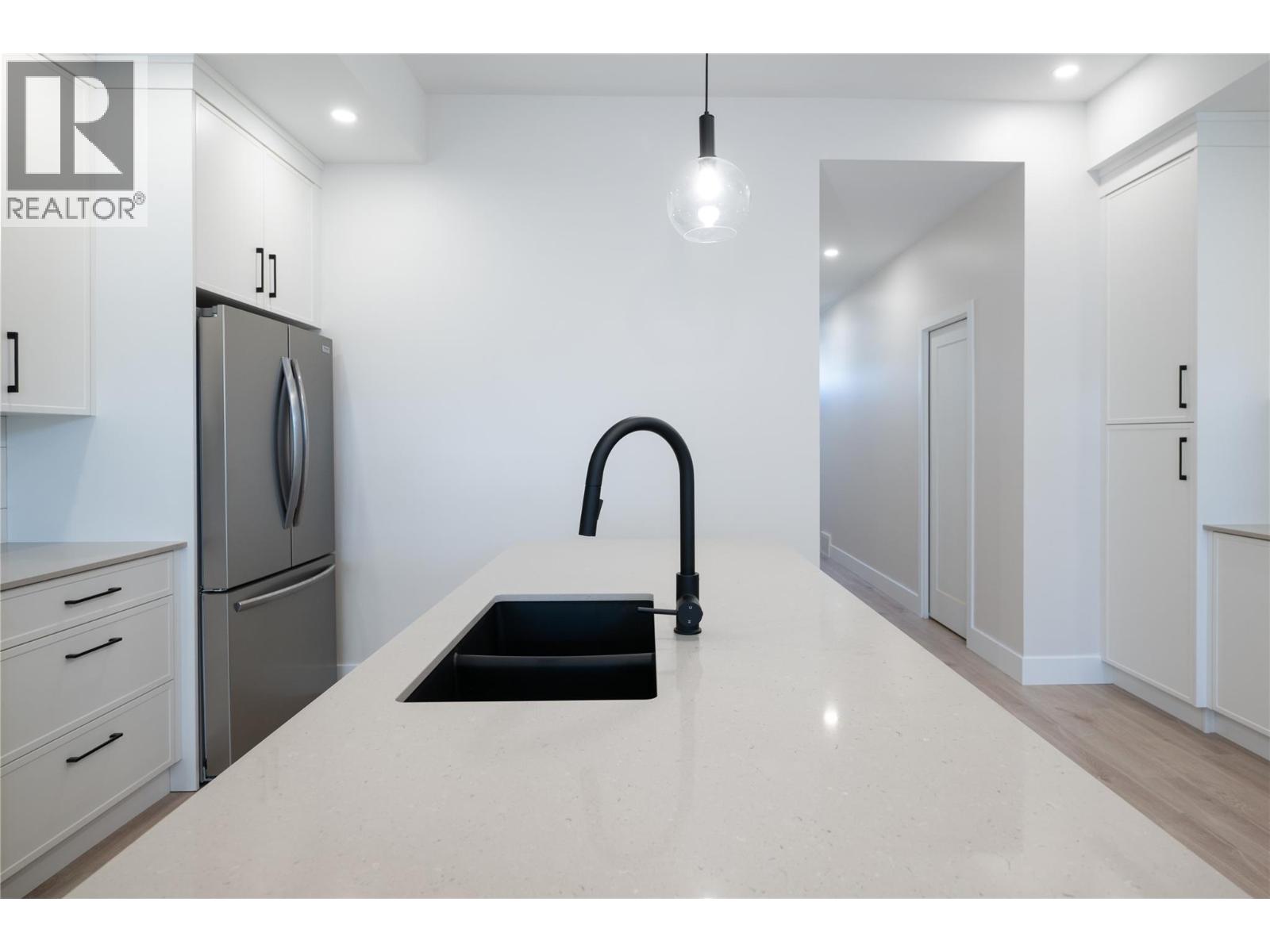 163 CHESTNUT Avenue, Kamloops