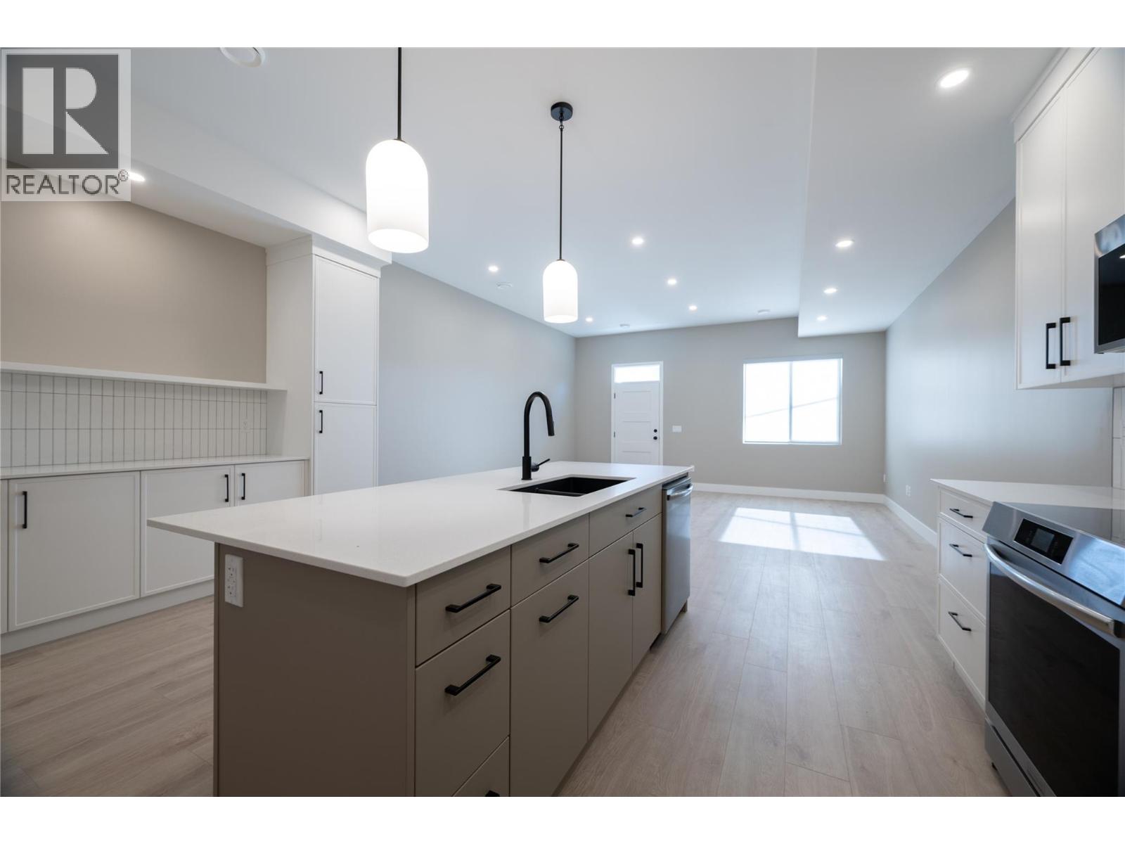 161 CHESTNUT Avenue, Kamloops