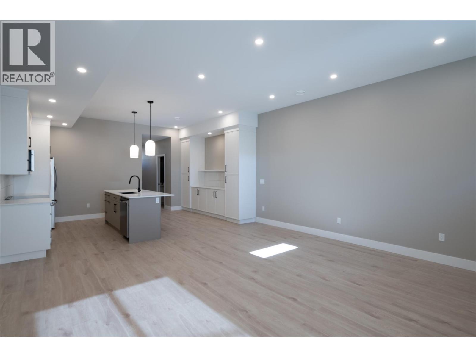 161 CHESTNUT Avenue, Kamloops