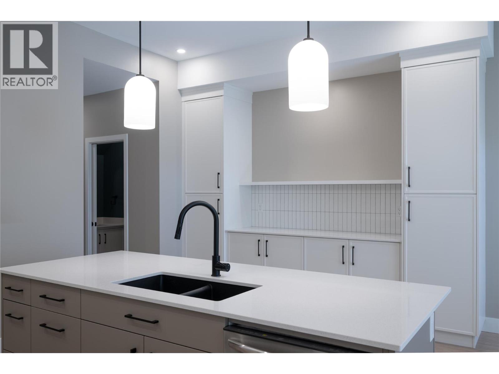 161 CHESTNUT Avenue, Kamloops