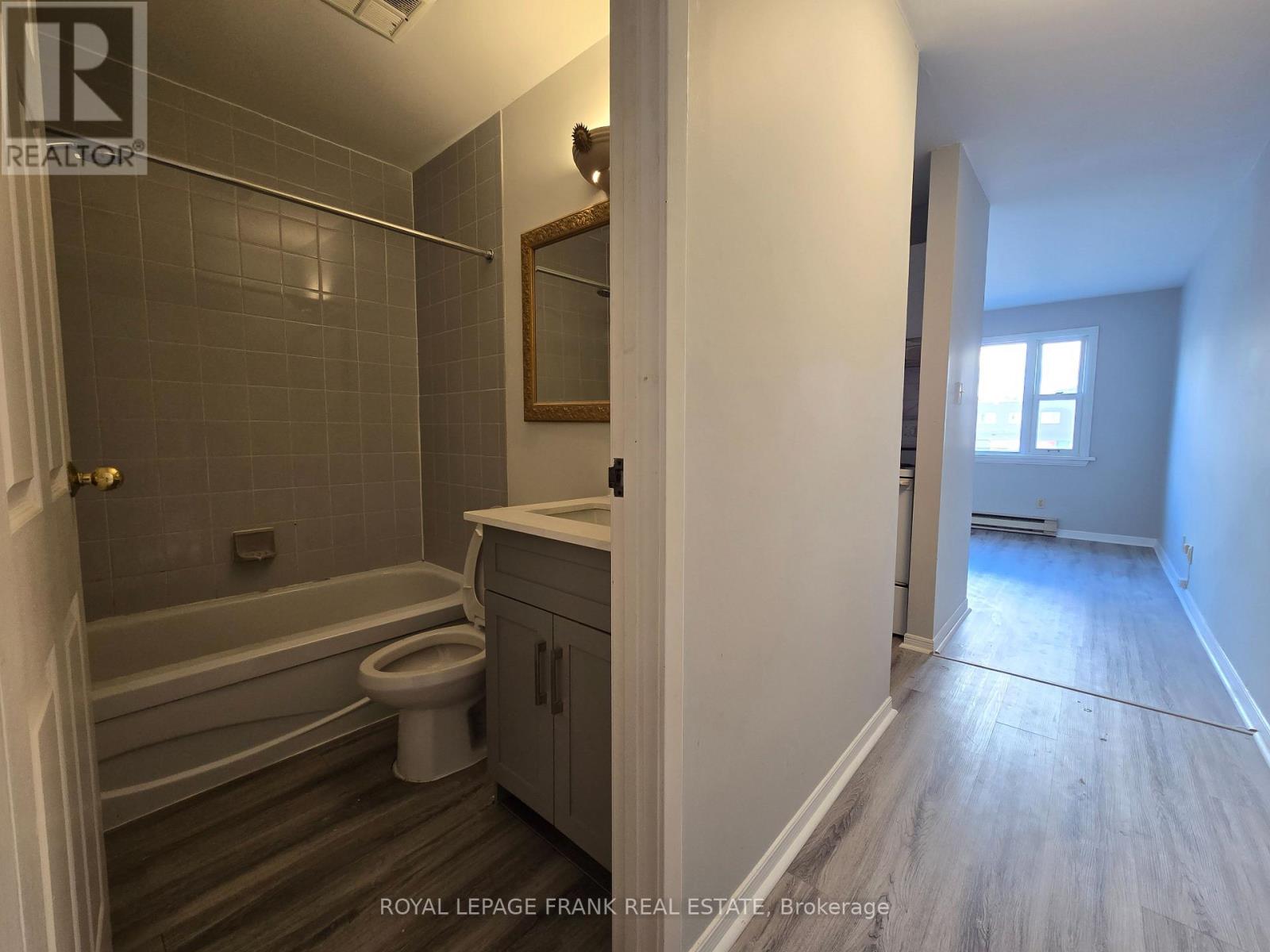 129 King Unit 1 photo 4