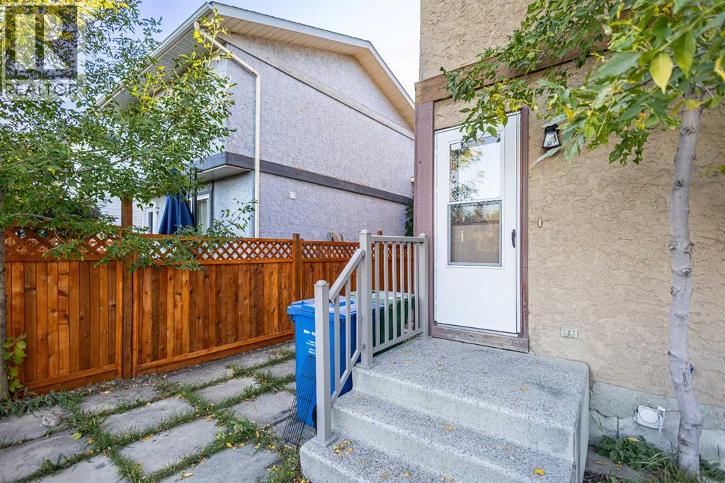 Single Family House for Sale in  Shawmeadows Road SW Shawnessy Calgary 