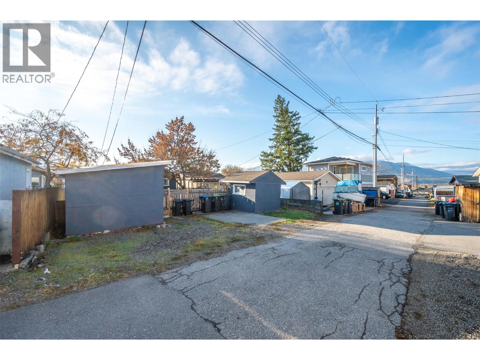 789 TORONTO Avenue, Penticton