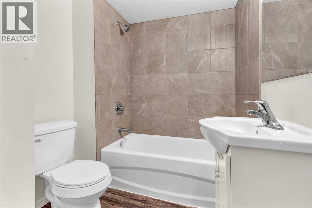 Single Family House for Sale in  Shawmeadows Road SW Shawnessy Calgary 