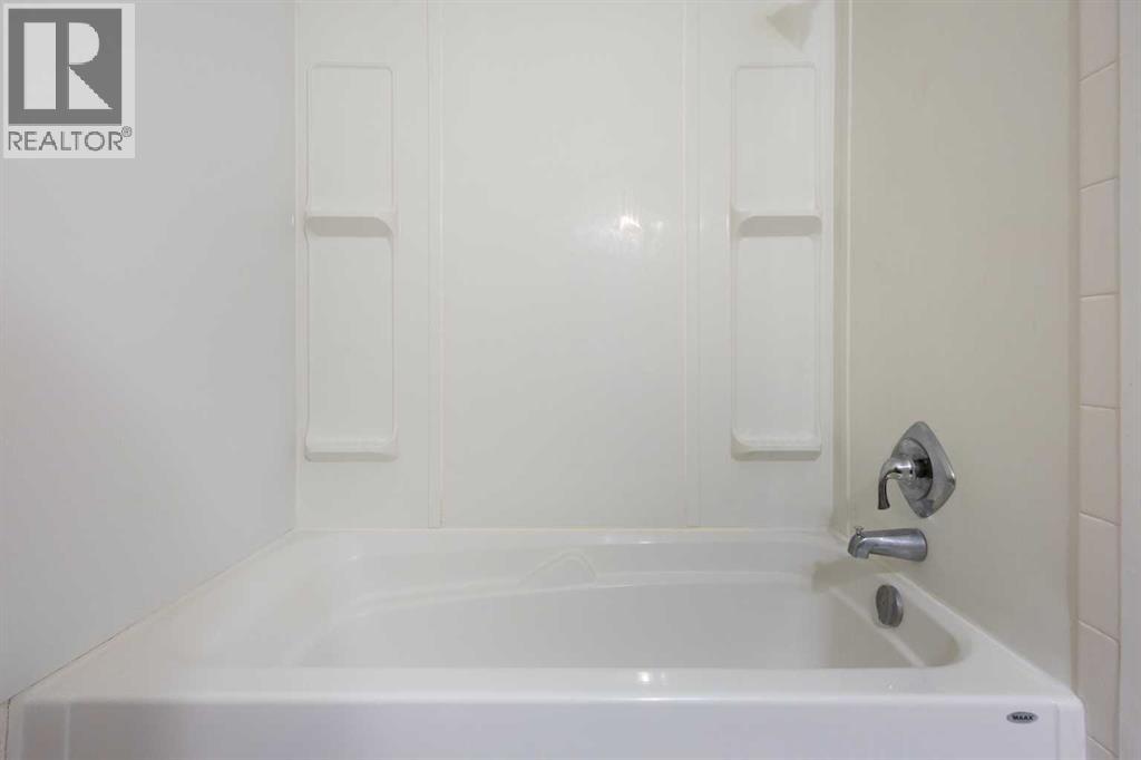 Single Family House for Sale in  Shawmeadows Road SW Shawnessy Calgary 