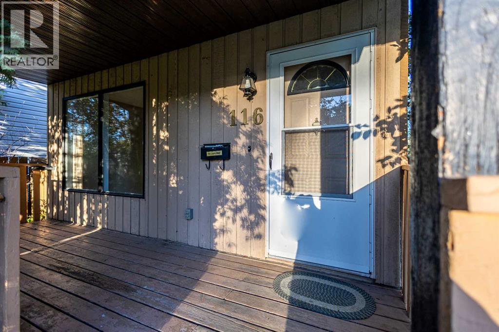 Single Family House for Sale in  Shawmeadows Road SW Shawnessy Calgary 