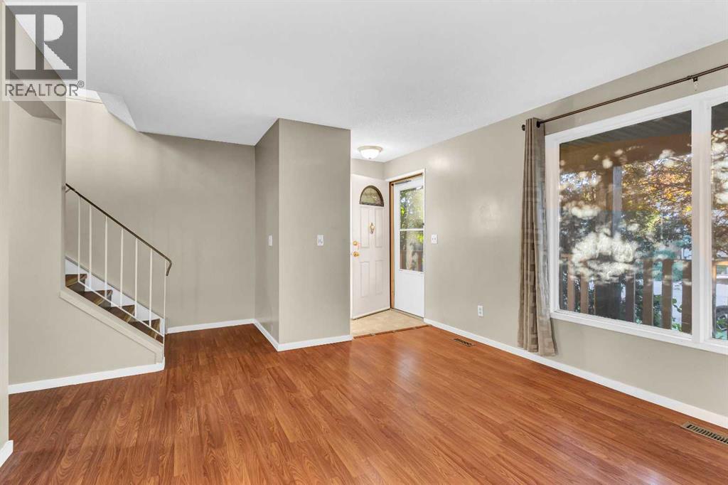 Single Family House for Sale in  Shawmeadows Road SW Shawnessy Calgary 