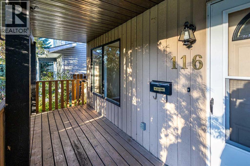 Single Family House for Sale in  Shawmeadows Road SW Shawnessy Calgary 