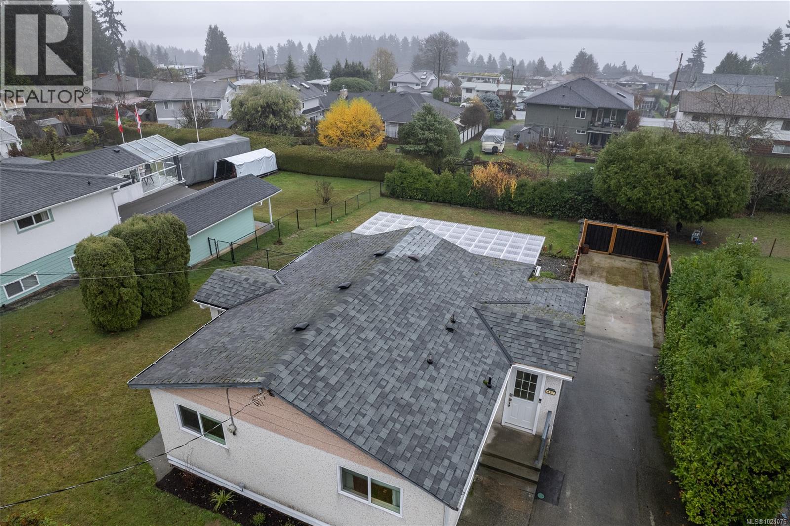 427 Davis Rd, Ladysmith