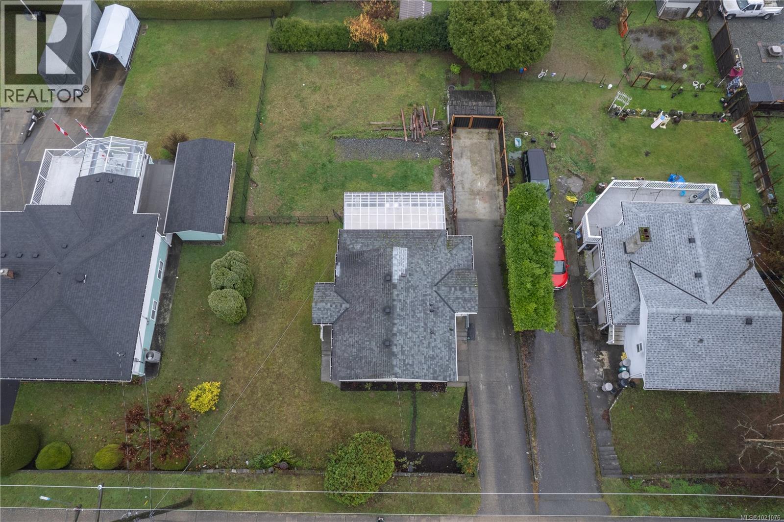 427 Davis Rd, Ladysmith