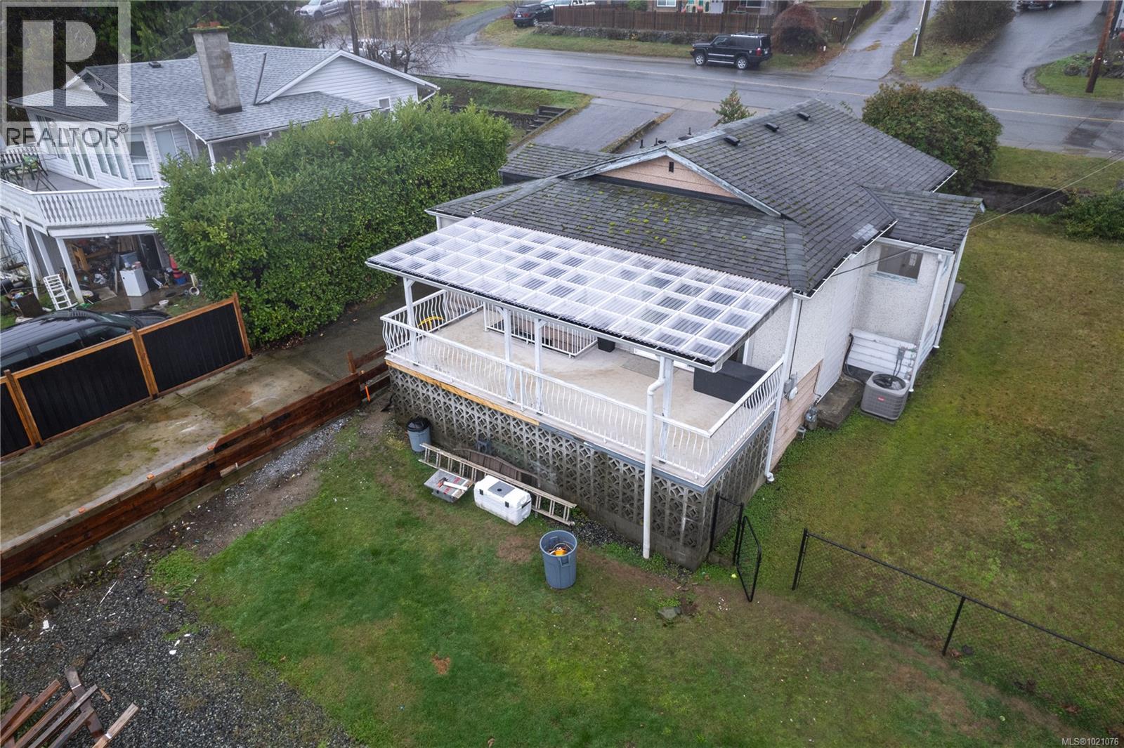 427 Davis Rd, Ladysmith