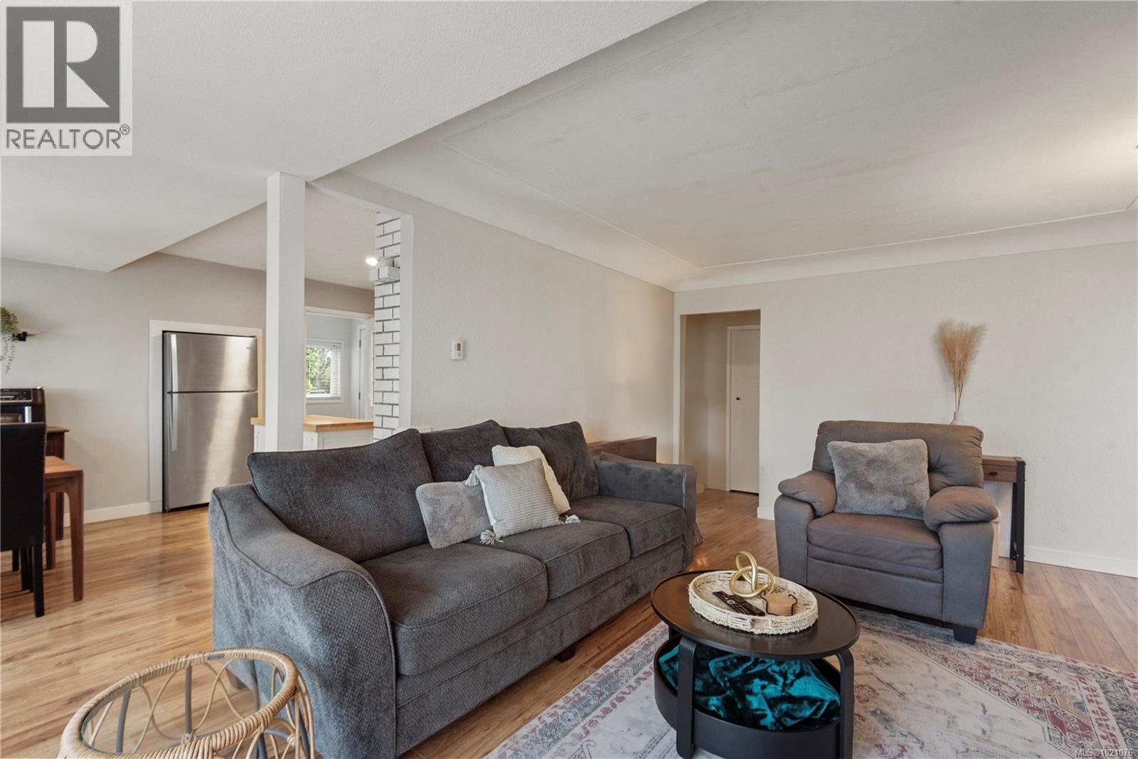 427 Davis Rd, Ladysmith