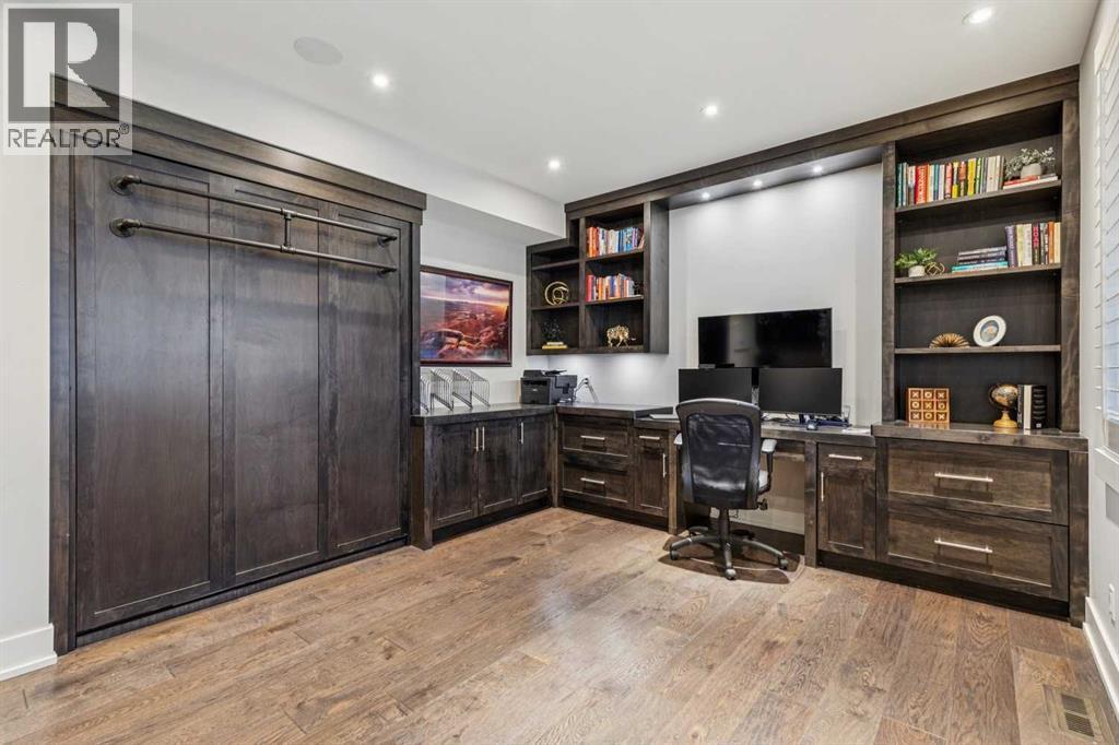 Single Family House for Sale in   Avenue SW Elboya Calgary 