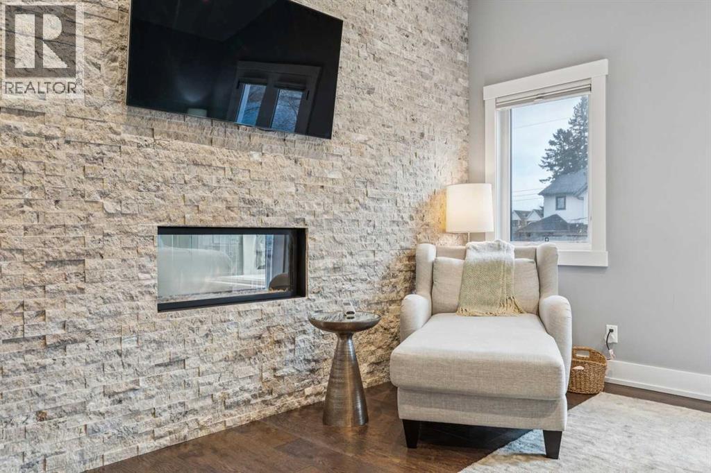 Single Family House for Sale in   Avenue SW Elboya Calgary 